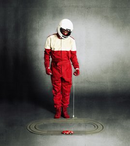 額濟納旗媒介有限責任公司