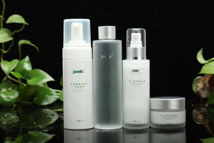 稀土元素賦能，鏡頭下的極光發(fā)絲 創(chuàng)意化妝品與頭發(fā)護(hù)理產(chǎn)品的跨界視覺(jué)盛宴